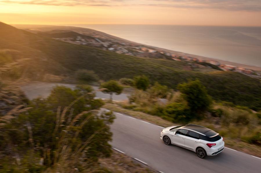  Citroen DS5 2012 года  (фото 34 из 182)